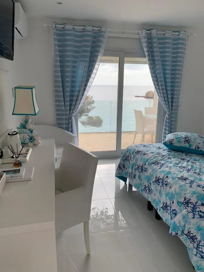 Hotel La Calanque Cavalaire-sur-Mer 4*,  Francia