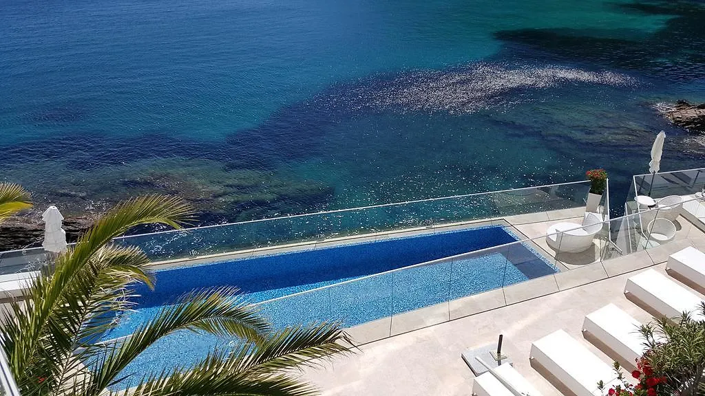 Hotel La Calanque Кавалер-сюр-Мер