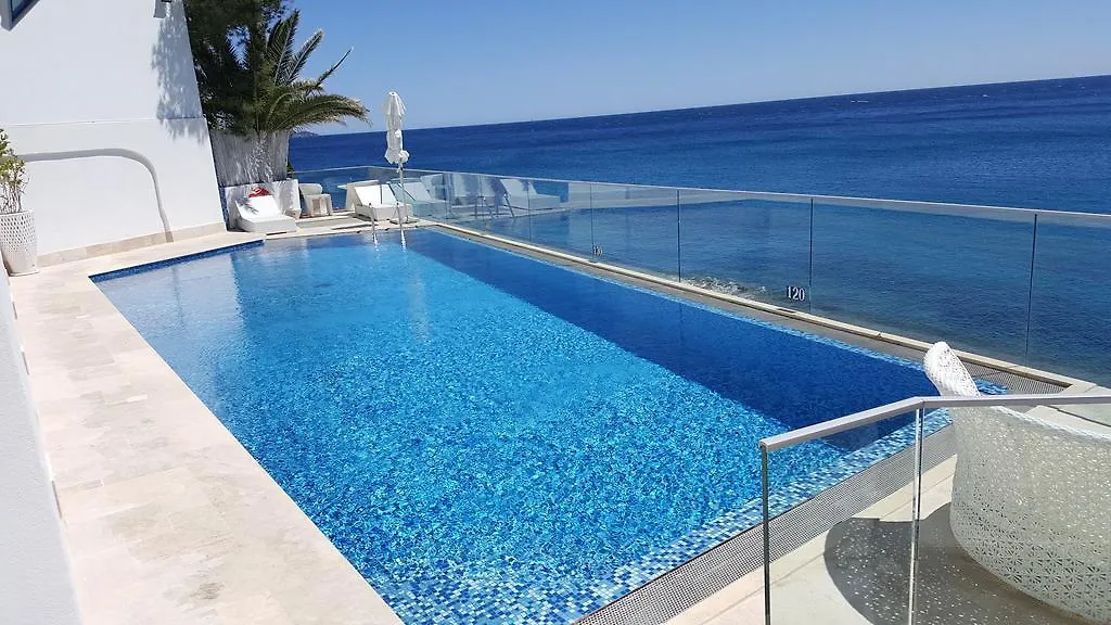 Hotel La Calanque Cavalaire-sur-Mer