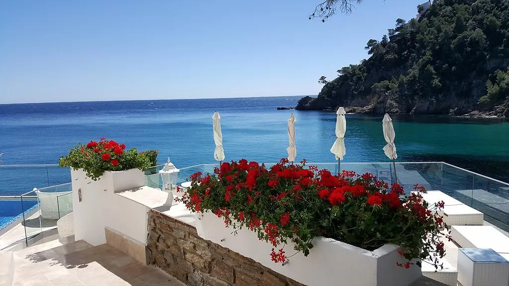 Hotel La Calanque Cavalaire-sur-Mer 4*,  Francia