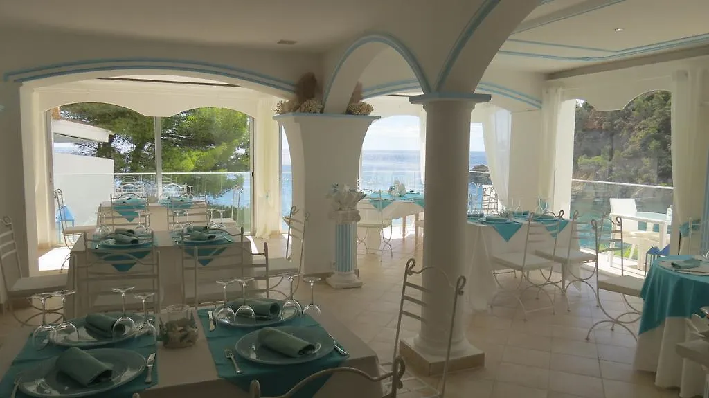 Hotel La Calanque Cavalaire-sur-Mer