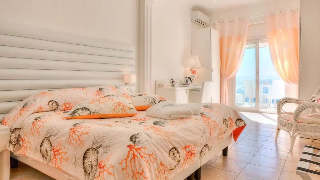 Hotel La Calanque Cavalaire-sur-Mer