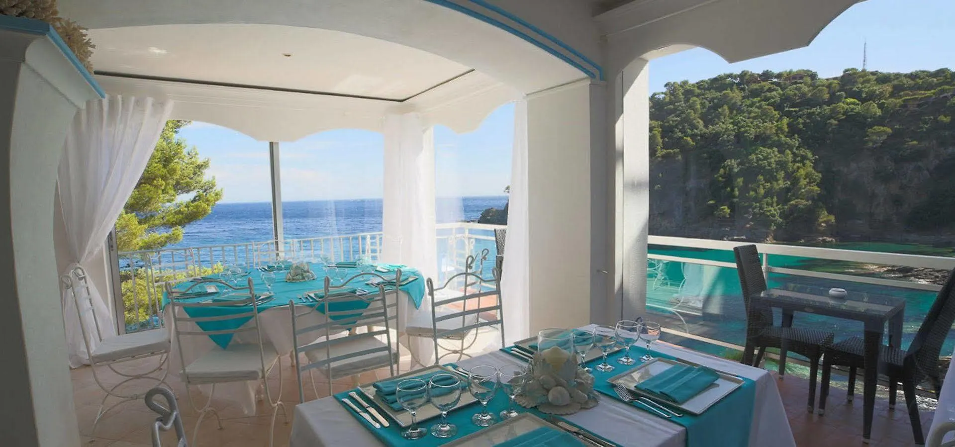 Hotel La Calanque Cavalaire-sur-Mer
